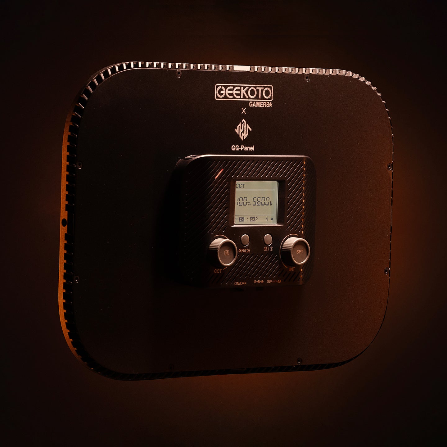 Geekoto GG-Panel rear view and controls