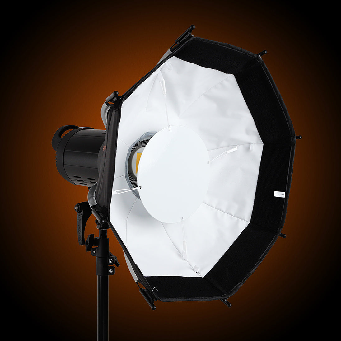  Geekoto Beauty Dish Q 17.7-inch fold-flat beauty dish front view