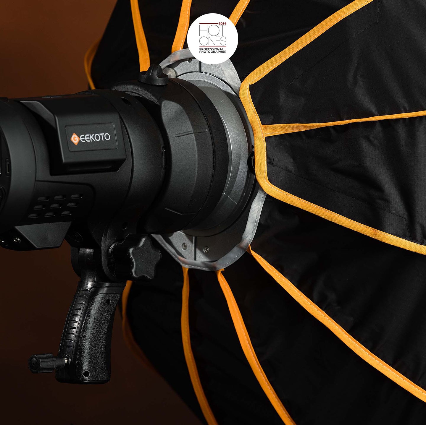 Geekoto GEEK MOD X48 48-inch rapid-deploy softbox shown fully opened for studio lighting