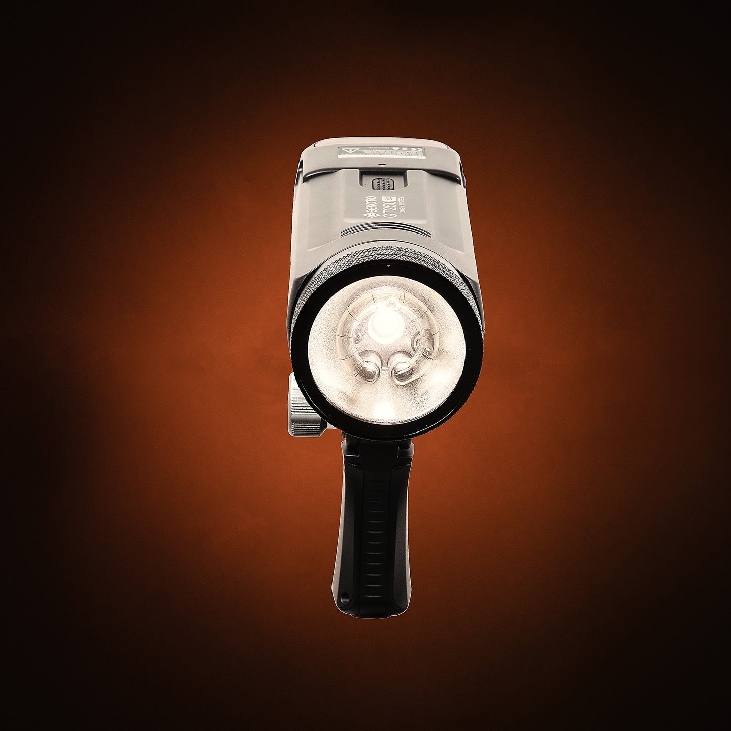 Geekoto GT250 250Ws TTL round-head off-camera flash front view