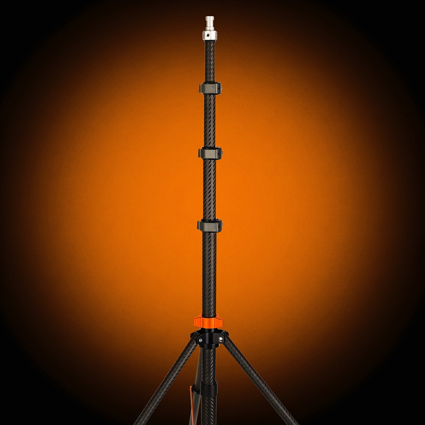Geekoto LS28 PRO Autostand fully extended for studio lighting