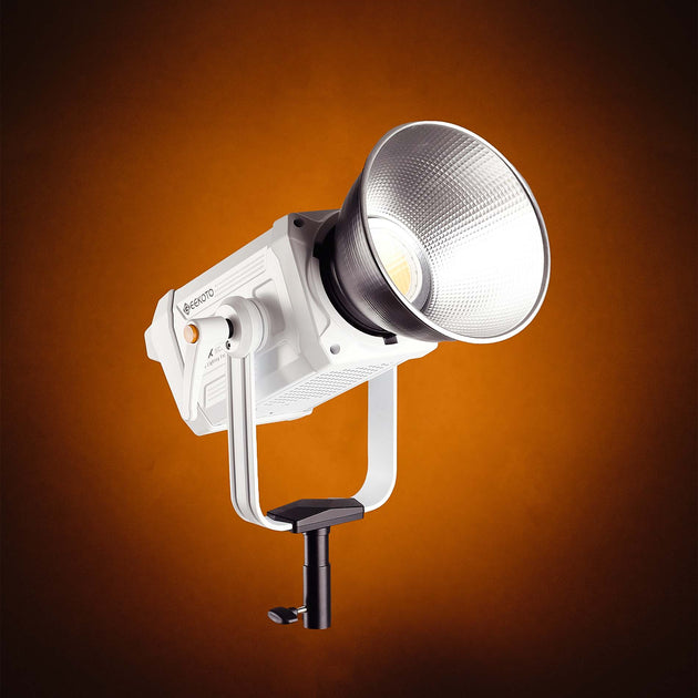 Geekoto NC350 Apollo continuous light with reflector attached