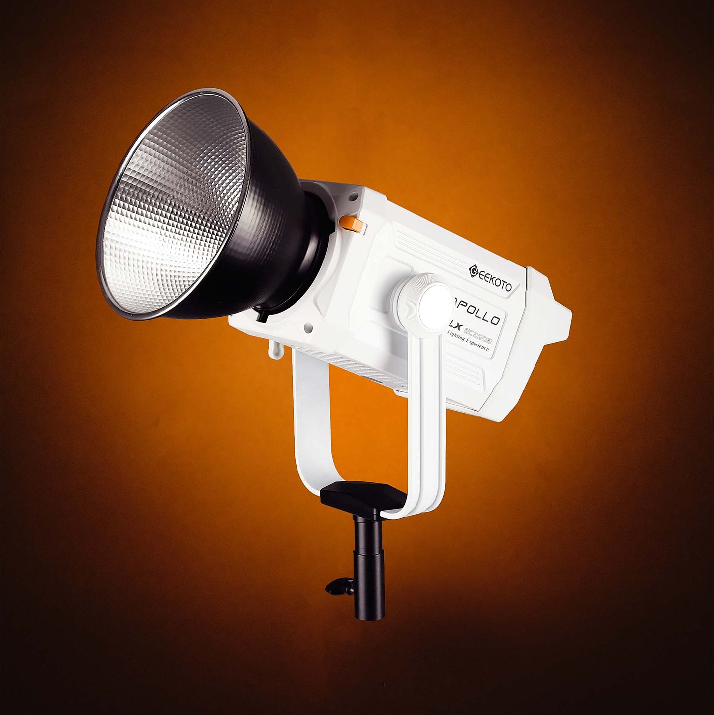 Geekoto NC350 Apollo studio COB light side profile