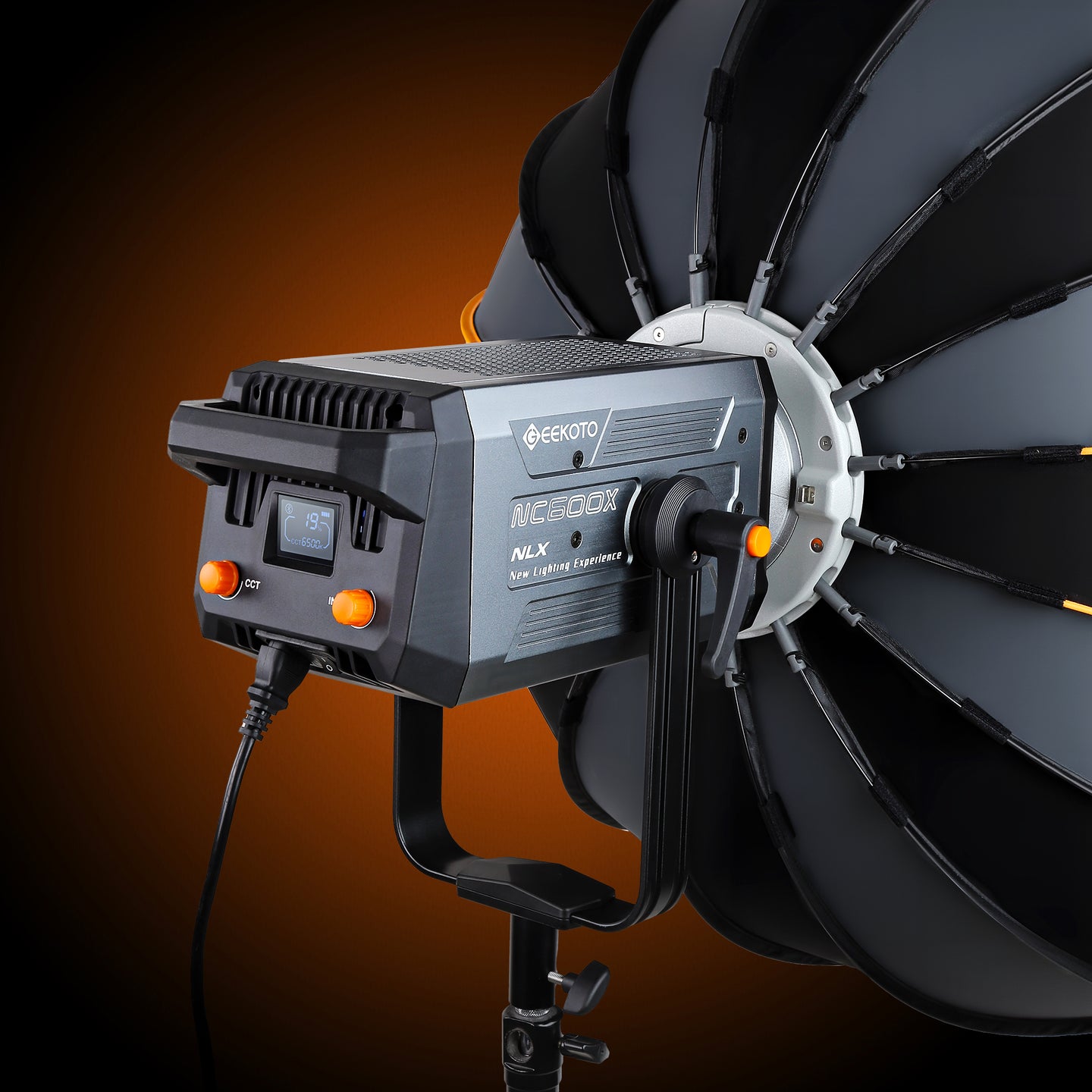 Geekoto NC600X studio light side profile